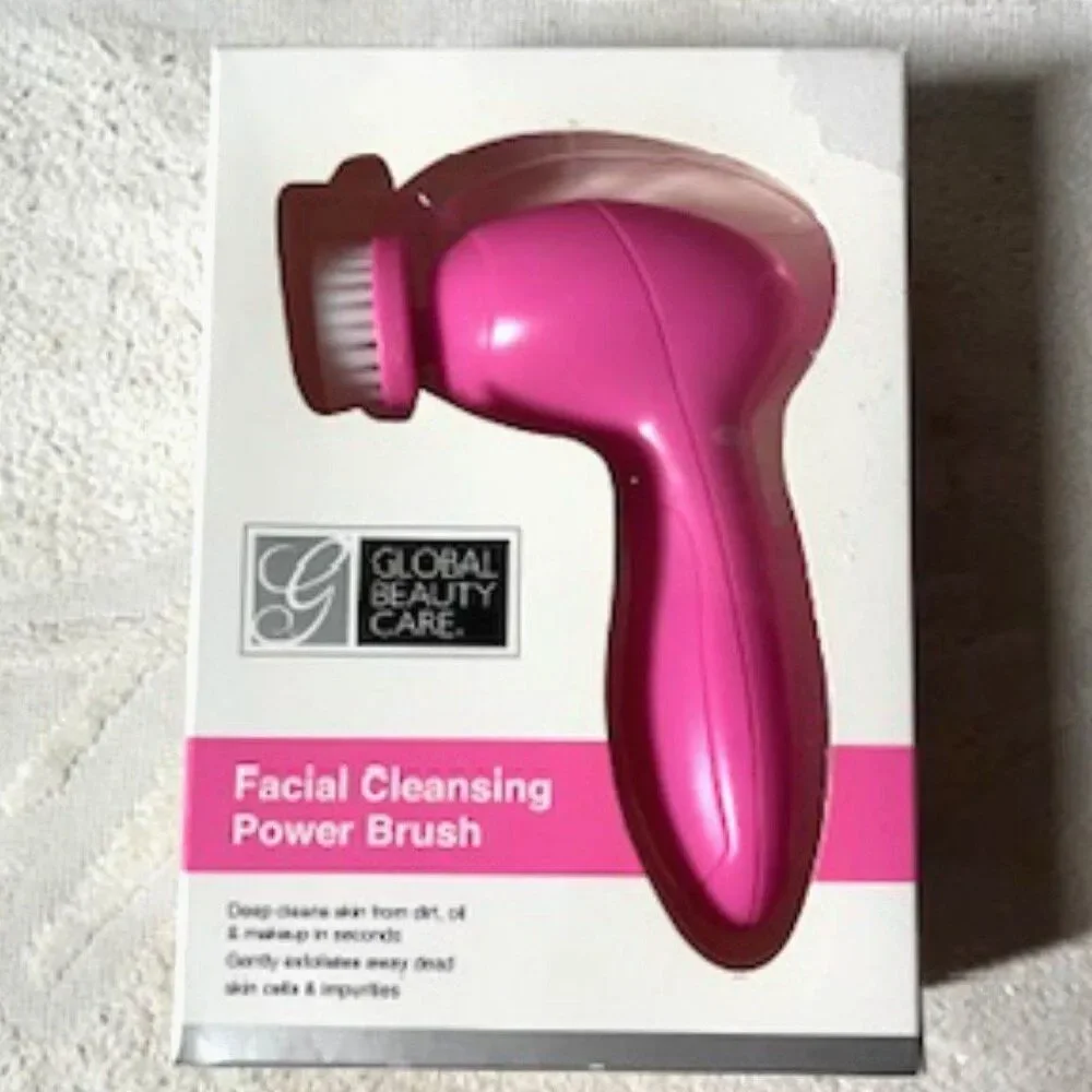 Facial Cleansing Power Brush ......... New in Box